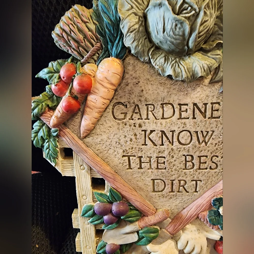 Gardeners Know The Best Dirt Resin Wall Plaque Country Garden Decor